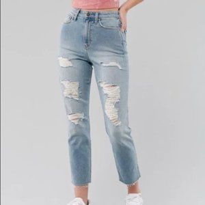 Hollister Curvy Ultra high Rise Mom Jean vintage stretch Sz 32 15 S ripped blue